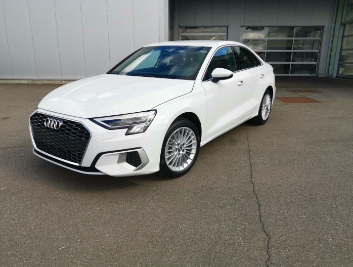 Audi A3 berline blanche SAN Mazuin