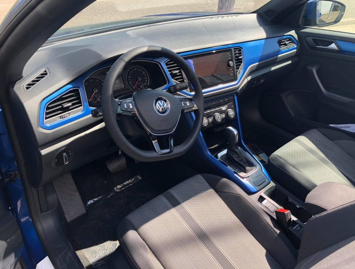VW T-Roc cabriolet bleu intérieur SAN Mazuin