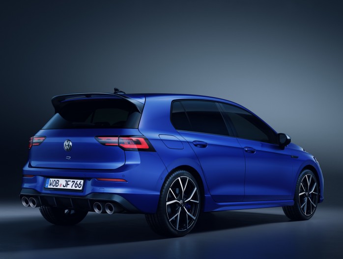 Volkswagen Golf 8 R arrière et échappement Akrapovič titanium