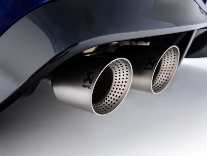 Volkswagen Golf 8 R échappement Akrapovič titane