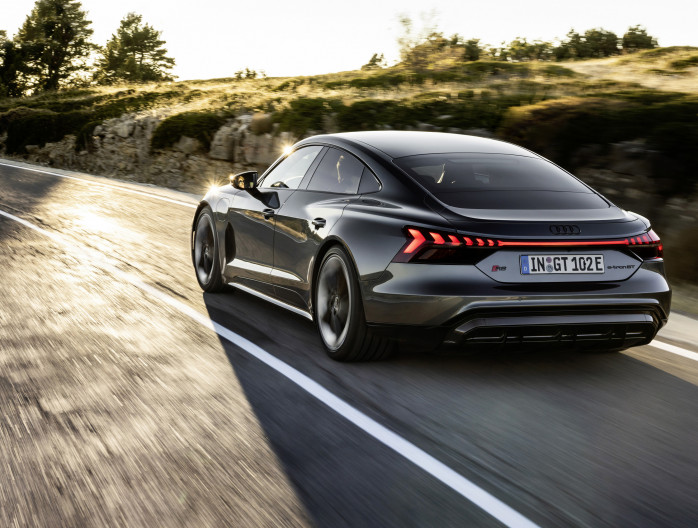 Audi e-tron GT 100% électrique coupé sportif SAN Mazuin