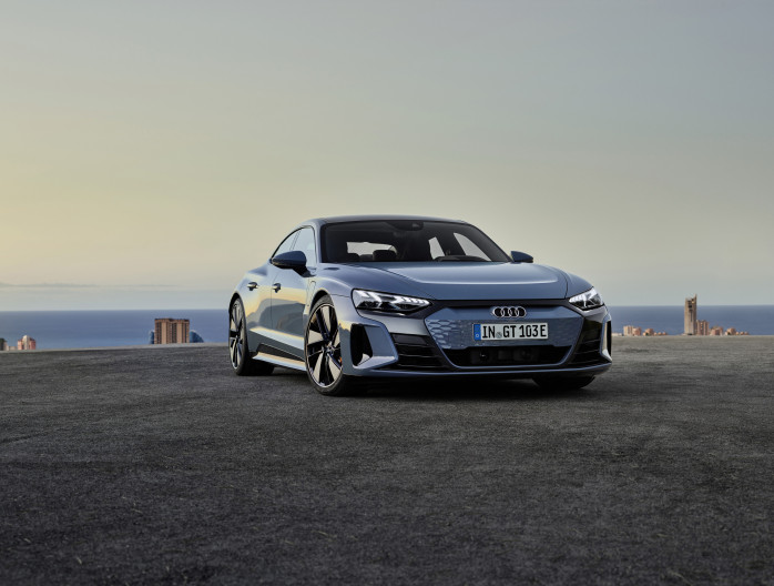 Audi e-tron GT 100% électrique coupé sportif SAN Mazuin