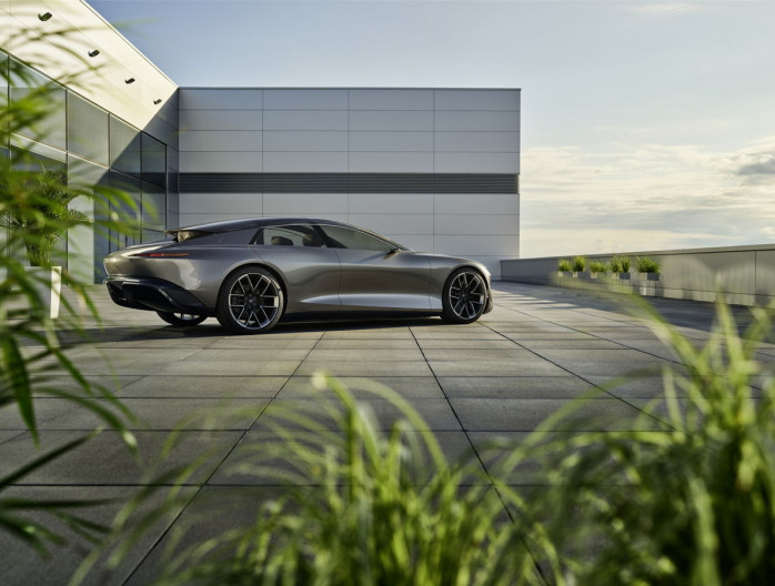 Audi Grandsphere Concept berline coupé 100% électrique