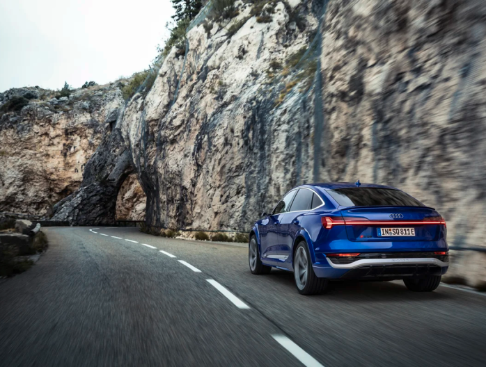 Audi Q8 e-tron électrique 2023 SAN Mazuin