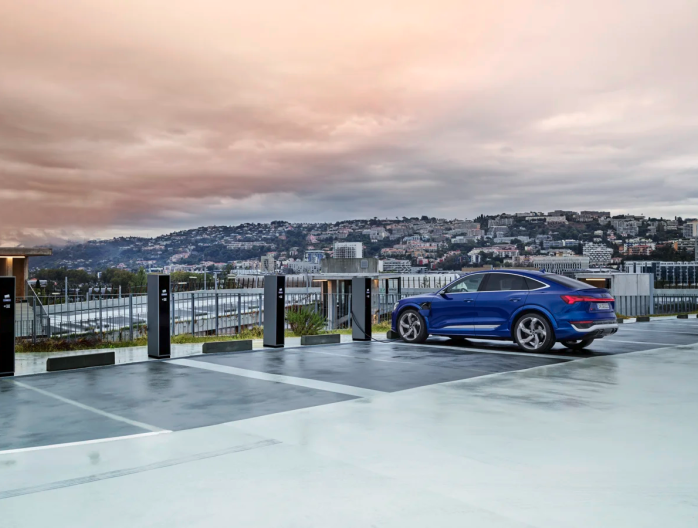 Audi Q8 e-tron électrique 2023