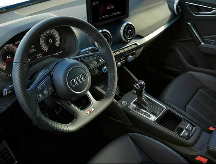 Audi Q2 tableau de bord 2024