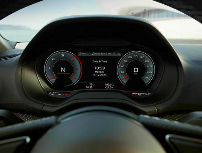 Audi Q2 tableau de bord 2024