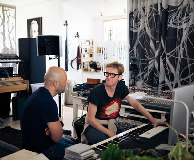Ozark Henry et Volkswagen s'associent pour produire un mini-album avec les fans de Volkswagen