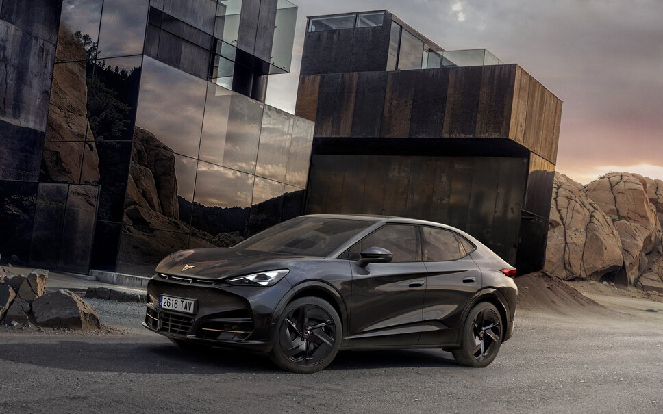 CUPRA Tavascan Black 