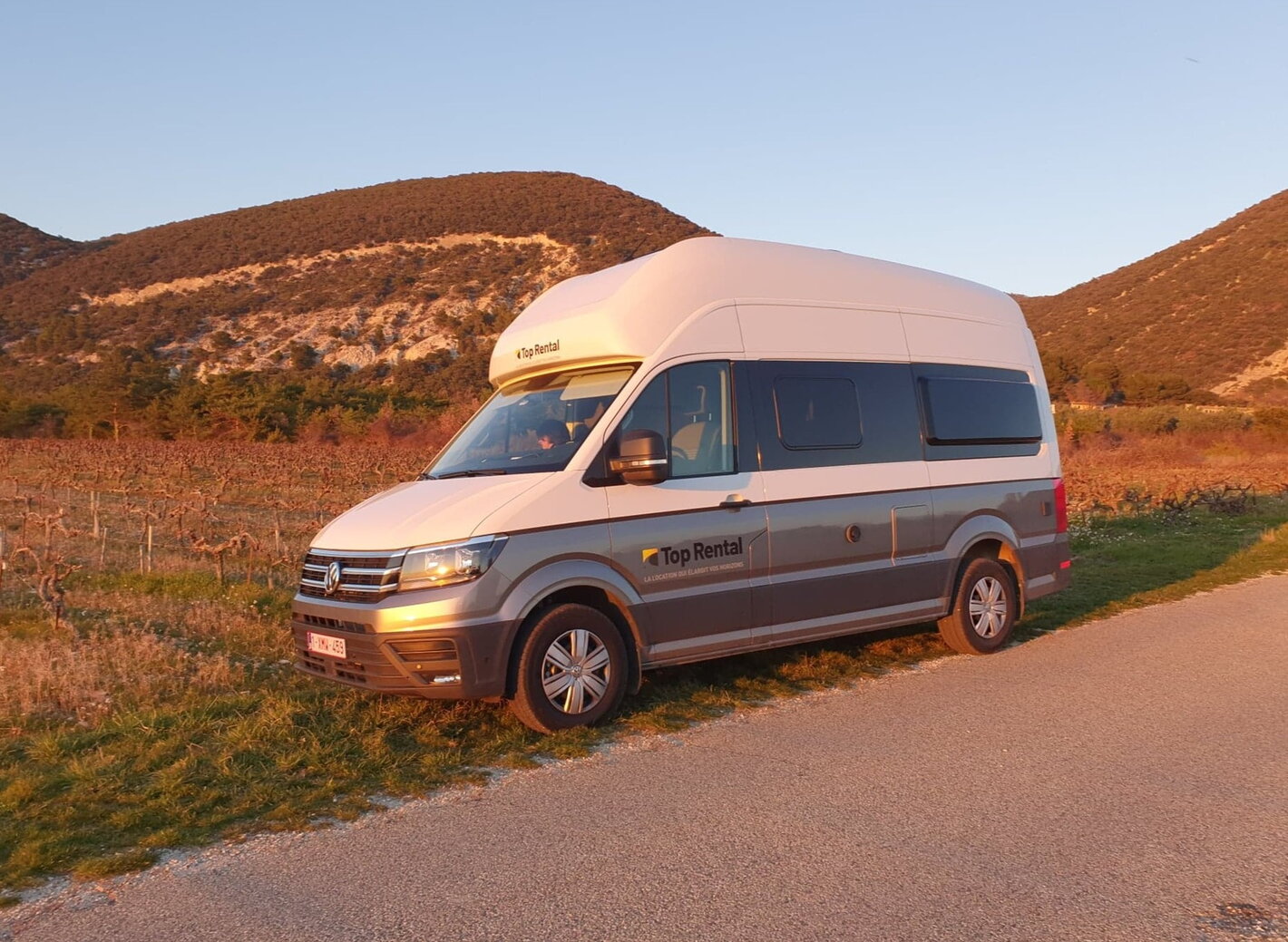 Volkswagen Grand California à louer