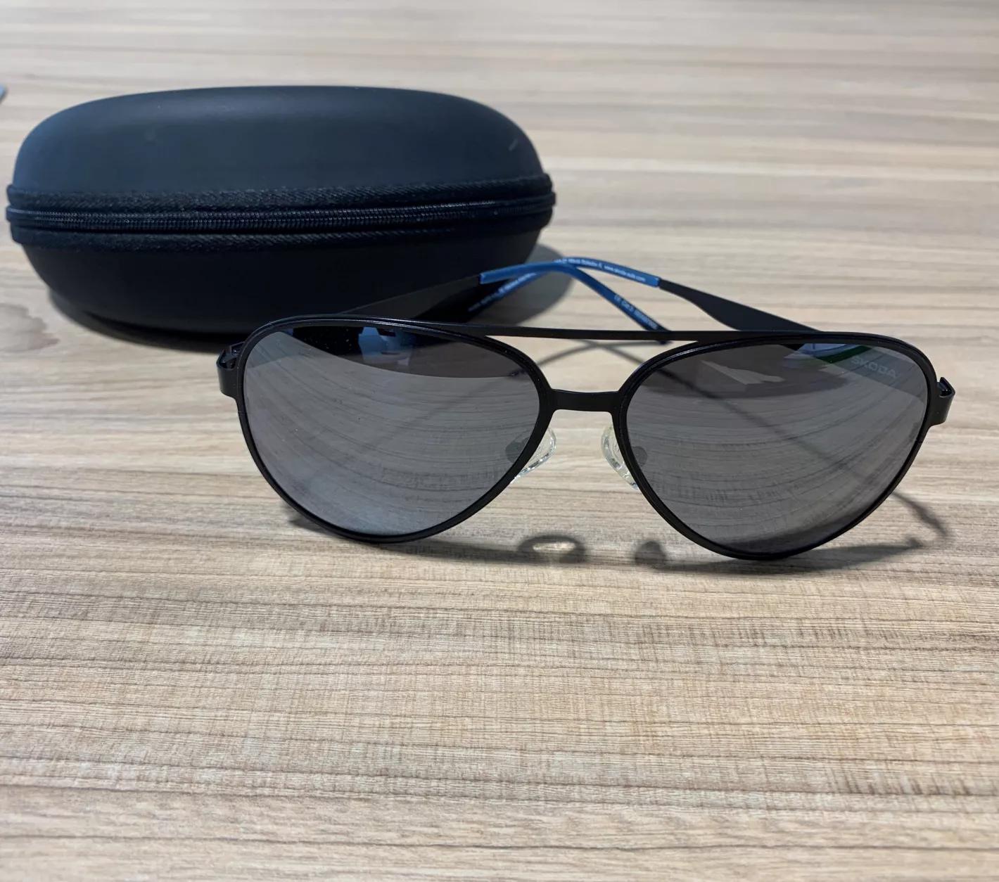 lunettes de soleil skoda.jpg