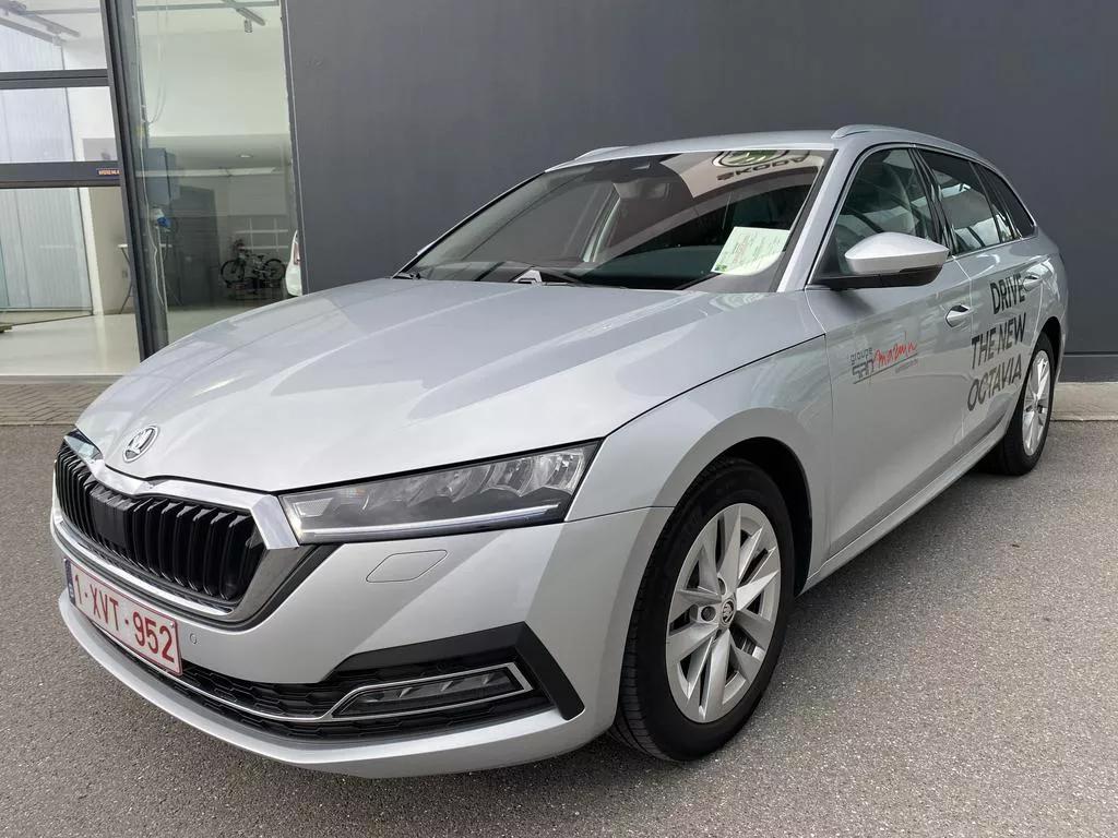 Drive me days Octavia Combi Marche.jpg
