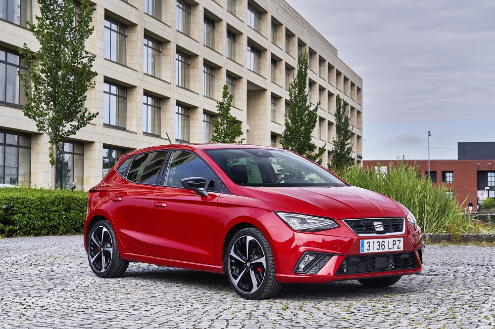 Voiture SEAT Ibiza rouge 2022