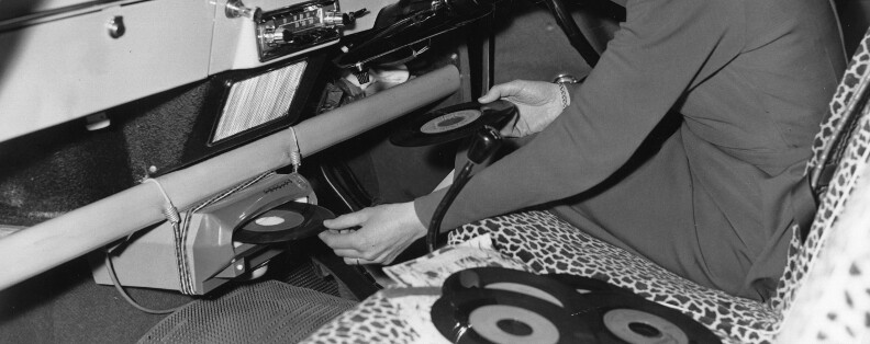 Tourne-disque de voiture